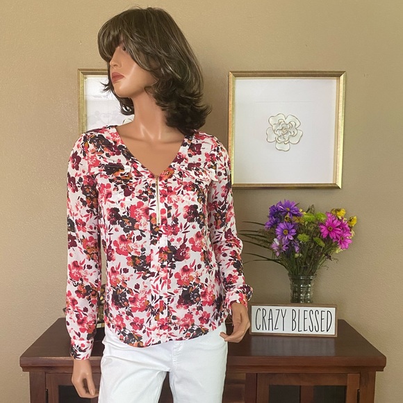 Candie’s Formal Floral Blouse - Picture 2 of 9